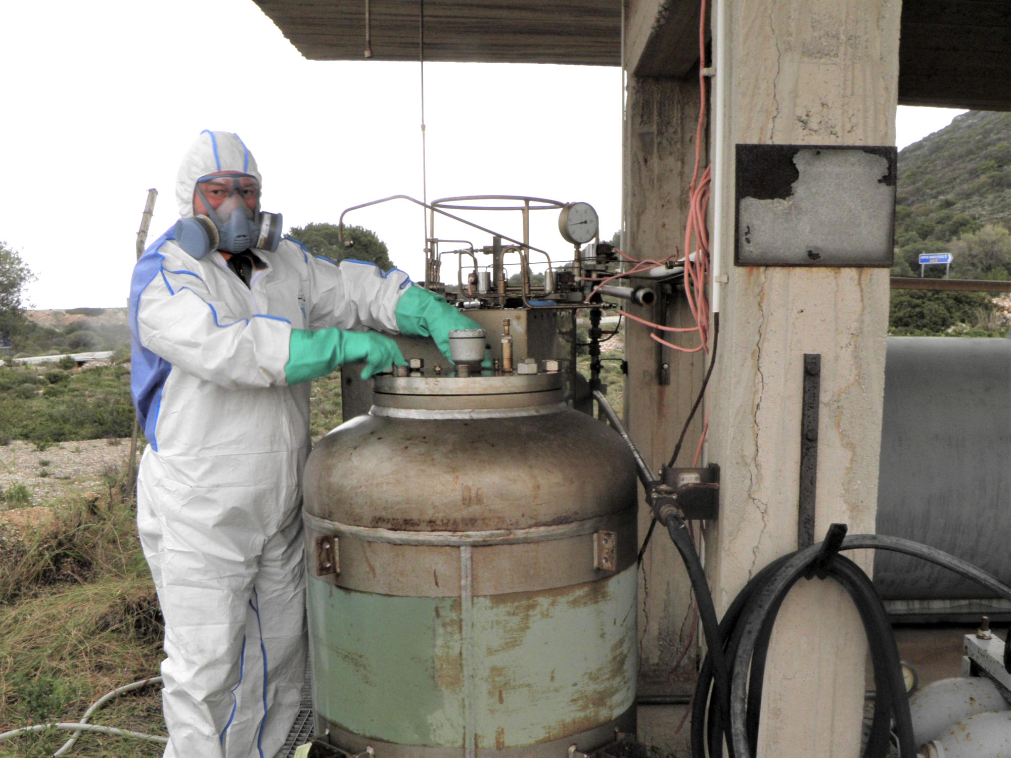 Dépollution avant démantèlement d'une installation militaire contenant de l'hydrazine et de l'acide nitrique par CURIUM